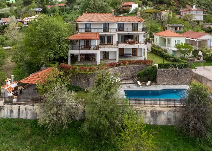 Traditional Luxury Armonia Villa