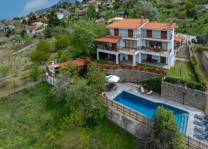 Traditional Luxury Armonia Villa *